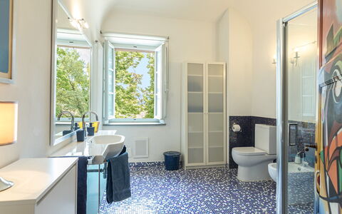 Antica Villa Merelli 12: Flooring, Interior Design, Fussboden, Armatur, Badezimmer, Installation, Decke, Zimmer, Wohnung, Fliese