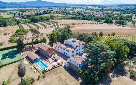 Antica Villa Merelli 12: Schwimmbad, Estate, Resort, Villa, Hazienda, Hotel, Villa, Boutique Hotel, Ferienort
