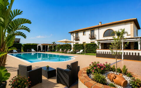 Casa Dafne: Schwimmbad, Resort, Estate, Villa, Hotel, Hazienda, Thermae, Eco Hotel, Bauernhaus