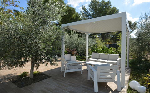 La Dimora di Diana: Möbel, Holz, Gartenmöbel, Schatten, Garten, Pergola, Outdoor Struktur, Tisch Im Freien, Stuhl, Terrasse