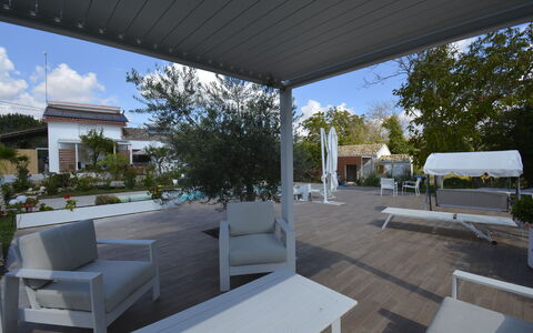 La Dimora di Diana: Möbel, Gartenmöbel, Stuhl, Schatten, Outdoor Struktur, Veranda, Resort, Terrasse, Eco Hotel, Pergola