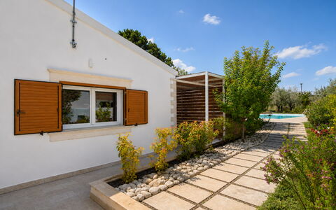La Dimora di Diana: Zuhause, Grundstueck, Schatten, Garten, Tür, Hütte, Estate, Landscaping, Garten