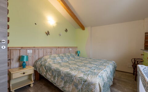 Noah: Möbel, Interior Design, Flooring, Holz, Fussboden, Decke, Schlafzimmer, Bett, Zimmer, Beleuchtung