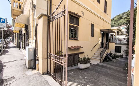 Casa Lelà: Tür, Wohnung, Balkon, Treppe