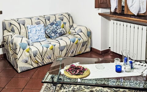 Casa Lulù: Möbel, Interior Design, Couch, Flooring, Textil, Fussboden, Linens, Zimmer, Wohnung, Wohnzimmer