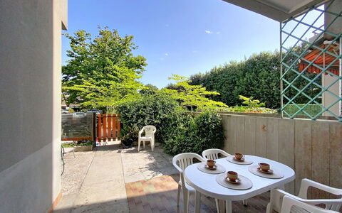 Villaggio Podere San Luigi: Wohngebiet, Zuhause, Wohnung, Urban Design, Balkon, Schatten, Daylighting, Gips