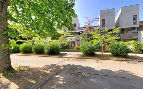 Villaggio Podere San Luigi: Wohngebiet, Zuhause, Wohnung, Urban Design, Balkon, Schatten, Daylighting, Gips
