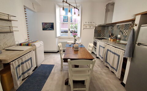 La Riva - Levanto: Möbel, Flooring, Interior Design, Fussboden, Holz, Küche, Major Appliance, Countertop, Küchengerät, Tabelle