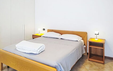 Fontanella Mountain Home: Bett, Möbel, Interior Design, Schlafzimmer, Holz, Fussboden, Flooring, Zimmer, Bettdecke, Bedding