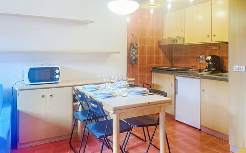 Ai Pascoli: Flooring, Interior Design, Küche, Holz, Möbel, Fussboden, Decke, Major Appliance, Küchengerät, Zimmer