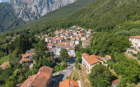 Dimora Polle di Malbacco: Bergforms, Wohngebiet, Berg, Haus, Hügel, Zuhause, Landschaft, Hochland, Nachbarschaft, Gebirge