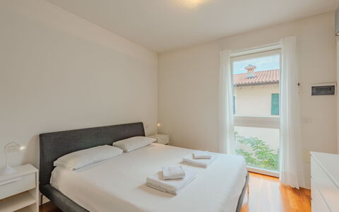 Caminito: Bett, Interior Design, Schlafzimmer, Fussboden, Bettrahmen, Zimmer, Decke, Bedding, Bettdecke, Wohnung