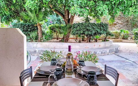 Cala Isulidda: Möbel, Tabelle, Stuhl, Tisch Im Freien, Küche & Esszimmer Tisch, Restaurant, Gartenmöbel, Garten, Schatten, Hinterhof