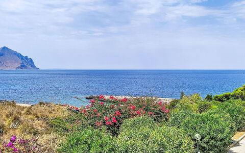 Cala Isulidda: Blau, Wasser, Gewässer, Küste, Meer, Küsten Und Ozeanische Forms, Sommer, Horizont, Ozean, Strand