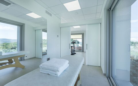 La Calcinaia Country House, Bucine: Interior Design, Flooring, Fussboden, Decke, Wohnung, Zimmer, Bett, Glas, Schlafzimmer, Daylighting