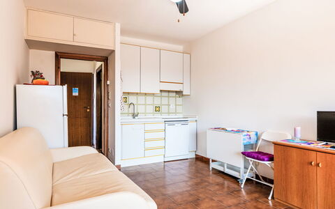Il Nido: Interior Design, Möbel, Flooring, Fussboden, Zimmer, Wohnung, Decke, Zuhause, Wohnzimmer, Schrank