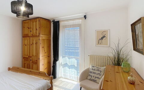 Bluhome: Möbel, Interior Design, Wand, Holz, Bett, Schlafzimmer, Zimmer, Fussboden, Flooring, Decke