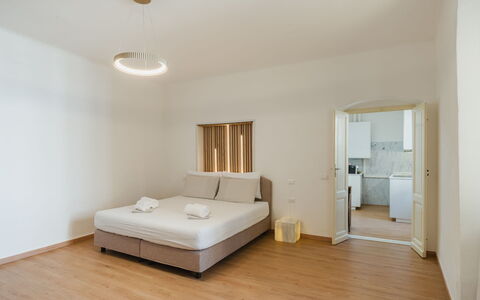 Casa Vacanze al Teatro: Interior Design, Fussboden, Flooring, Decke, Zimmer, Wohnung, Möbel, Bett, Schlafzimmer, Holzboden