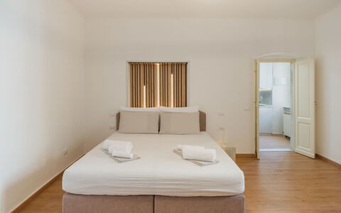 Casa Vacanze al Teatro: Interior Design, Fussboden, Flooring, Decke, Zimmer, Bett, Schlafzimmer, Zuhause, Wohnung, Bedding