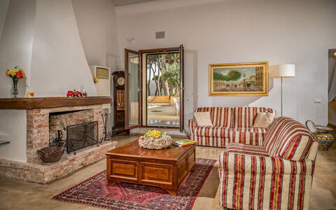 Casale Domè 14+2: Möbel, Interior Design, Couch, Flooring, Holz, Wohnzimmer, Fussboden, Zimmer, Decke, Tabelle