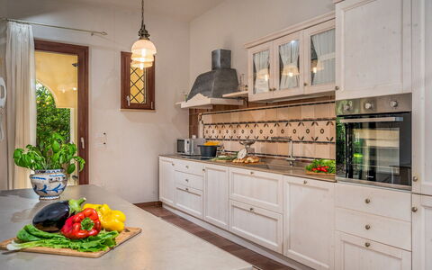 Casale Domè 14+2: Küche, Countertop, Interior Design, Möbel, Cabinetry, Küchengerät, Flooring, Holz, Major Appliance, Herd