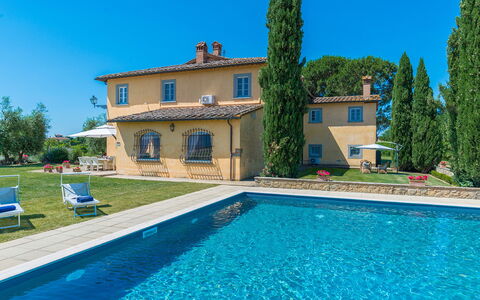 Villa Pucci 12: Blau, Schwimmbad, Estate, Garten, Villa, Landscaping, Hazienda, Villa, Bauernhaus