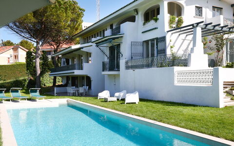 Villa Sarah 10+2: Blau, Schwimmbad, Wohngebiet, Zuhause, Haus, Estate, Resort, Balkon, Villa, Villa