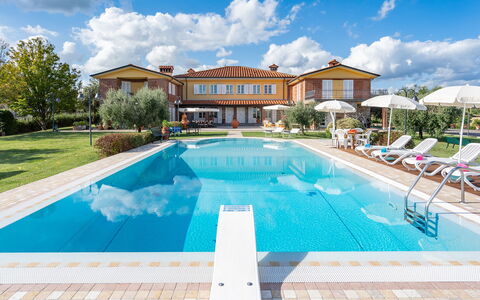 Villa Gabri 8: Schwimmbad, Resort, Estate, Eco Hotel, Freizeit, Villa, Gartenmöbel, Hazienda, Thermae, Garten