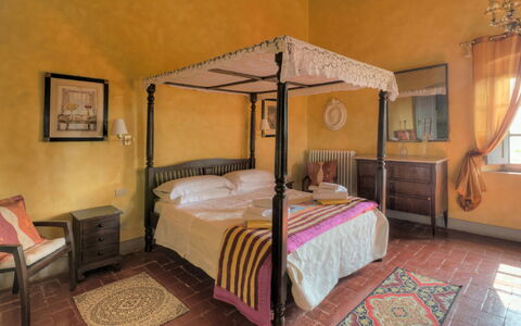 Casabianca 12: Möbel, Interior Design, Bett, Flooring, Wand, Schlafzimmer, Fussboden, Zimmer, Decke, Bettdecke