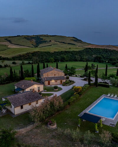 Podere Collelungo 14: Zuhause, Estate, Hütte, Bauernhaus, Villa, Hazienda, Villa, Schwimmbad, Hinterhof