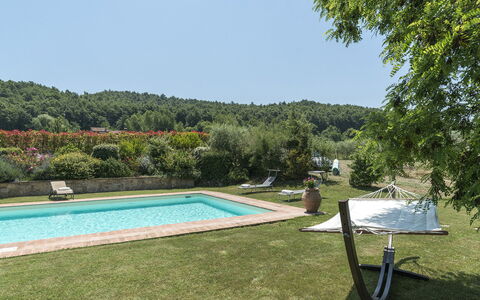 Casale al Doglio 6+1: Schwimmbad, Strauch, Garten, Landscaping, Eco Hotel, Resort, Hazienda, Hinterhof, Schatten, Blumentopf