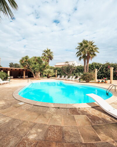 Villa Manco 12: Baum, Resort, Schwimmbad, Schatten, Eco Hotel, Hazienda, Estate, Landscaping, Freizeit