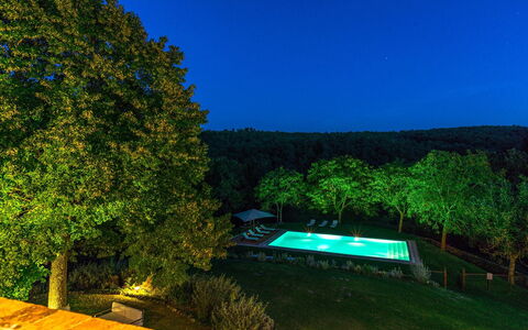 Monticchia 10: Natur, Schwimmbad, Landschaft, Garten, Nacht, Eco Hotel, Resort, Landscaping, Abend, Landschaft Beleuchtung