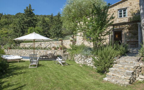Villa delle Upupe 8: Strauch, Garten, Hütte, Landscaping, Flagstone, Gartenmöbel, Estate, Hinterhof, Bauernhaus, Garten