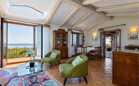 Antiche Pietre 10: Möbel, Tabelle, Stuhl, Interior Design, Fussboden, Meer, Küche & Esszimmer Tisch, Zimmer, Decke, Ozean