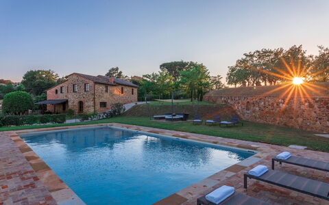 Bossoncina 8+1: Blau, Schwimmbad, Die Architektur, Estate, Bauernhaus, Hazienda, Villa, Villa, Landscaping, Water Feature