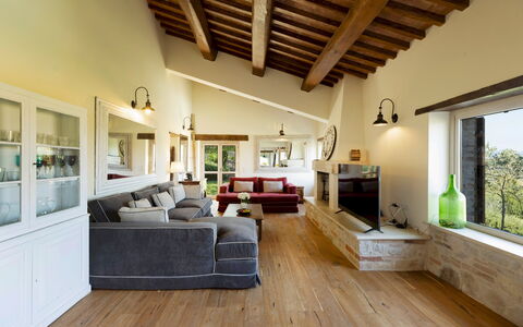 Casale dei Gelsomini 8: Möbel, Interior Design, Flooring, Couch, Wand, Decke, Holz, Fussboden, Wohnzimmer, Zimmer