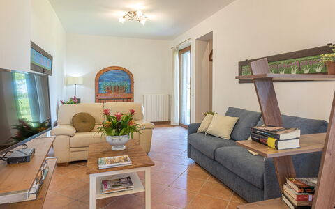 Il Grillo 10: Möbel, Interior Design, Flooring, Couch, Holz, Zimmer, Fussboden, Wohnzimmer, Tabelle, Decke
