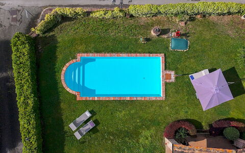 San Rocco 4: Blau, Schwimmbad, Resort, Freizeit, Garten, Rasen, Hazienda, Estate, Hinterhof, Landscaping