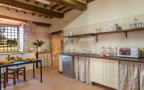 Santa Illuminata 12: Möbel, Interior Design, Flooring, Zuhause, Fussboden, Zimmer, Küche, Cabinetry, Decke, Countertop
