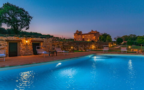 Santa Illuminata 12: Landschaft, Estate, Schloss, Schwimmbad, Villa, Villa, Hazienda, Landscaping, Palast