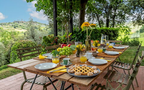 Villa Caterina 8: Möbel, Tabelle, Essen, Geschirr, Gartenmöbel, Obst, Tisch Im Freien, Tischdecke, Küche & Esszimmer Tisch, Stuhl