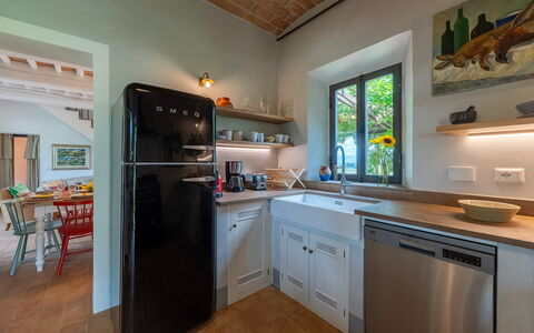 Villa Caterina 8: Küchengerät, Küche, Countertop, Interior Design, Major Appliance, Haushaltsgerät, Möbel, Cabinetry, Flooring, Holz