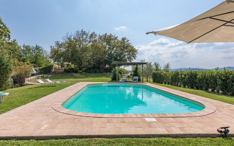 Podere di Salci 10: Blau, Schwimmbad, Garten, Schatten, Estate, Landscaping, Hazienda, Hinterhof, Eco Hotel, Garten