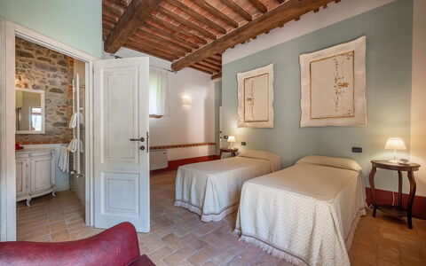 Podere Bellaria 18+2: Wand, Möbel, Interior Design, Decke, Schlafzimmer, Flooring, Fussboden, Zimmer, Beleuchtung, Bett
