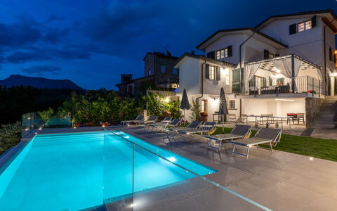Villa Elena 9+1: Wohngebiet, Haus, Zuhause, Schwimmbad, Gebirge, Estate, Balkon, Villa, Eco Hotel, Resort