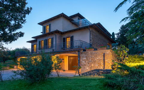 Villa Fiorentini 10: Gebäude, Haus, Zuhause, Wohngebiet, Die Architektur, Fassade, Dach, Estate, Hütte, Bauernhaus