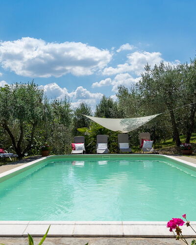 Villa Fiorentini 10: Schwimmbad, Gartenmöbel, Garten, Hinterhof, Stuhl, Garten, Landscaping, Resort, Schatten, Hazienda