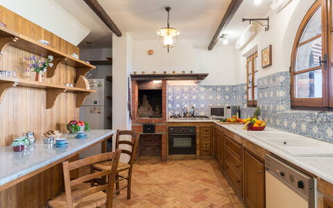 L'Alcova 8+2: Küche, Interior Design, Holz, Flooring, Countertop, Fussboden, Decke, Möbel, Zuhause, Cabinetry