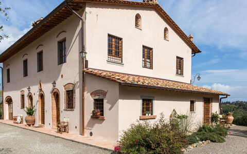 Dimora San Germano 14: Fenster, Gebäude, Haus, Fassade, Zuhause, Wohngebiet, Die Architektur, Tür, Dach, Estate